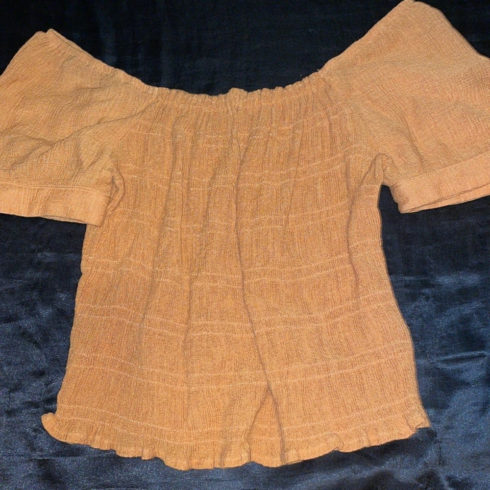 ~ 𝒸𝓊𝓉ℯ 𝓈𝒽ℴ𝓊𝓁𝒹ℯ𝓇 𝒸𝓇ℴ𝓅 𝓉ℴ𝓅 𝒷𝓁ℴ𝓊𝓈ℯ ~